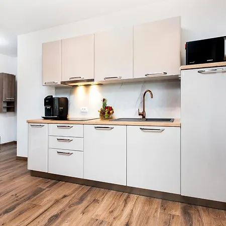 Lorena Apartment *